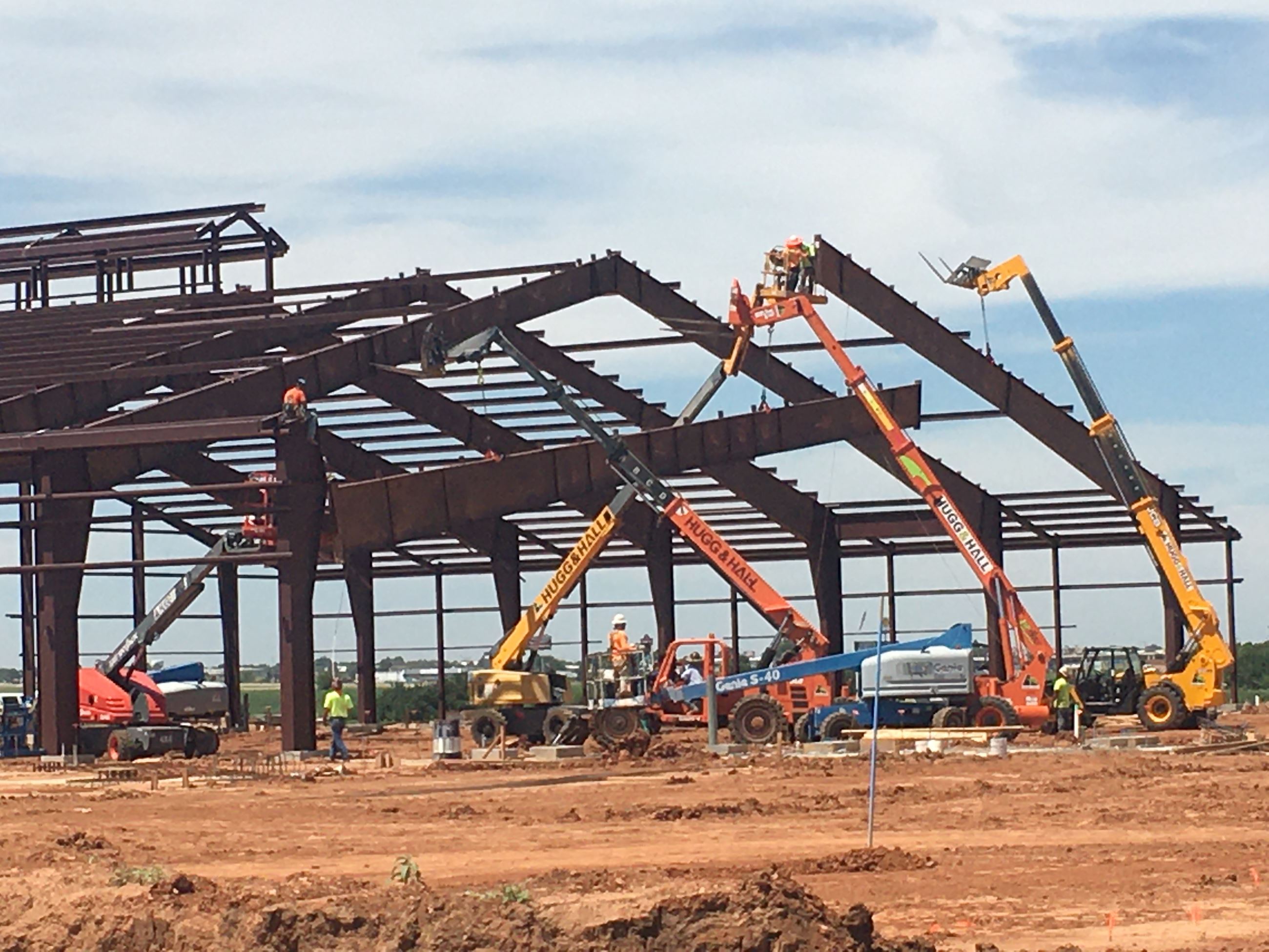 Rafter being lifted into place for new arena